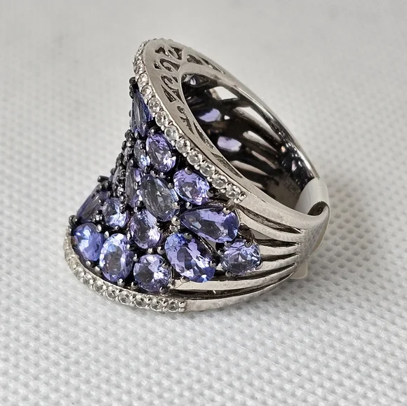 Earth Mined Tanzanite Cluster Ring Size 8! NWT - Picture 4 of 12